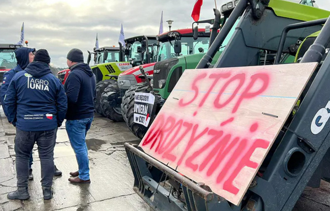 Митинги фермеров. Польша забастовка фермеров. Польские фермеры протестуют. Протесты фермеров в Польше. Польские фермеры бастуют.